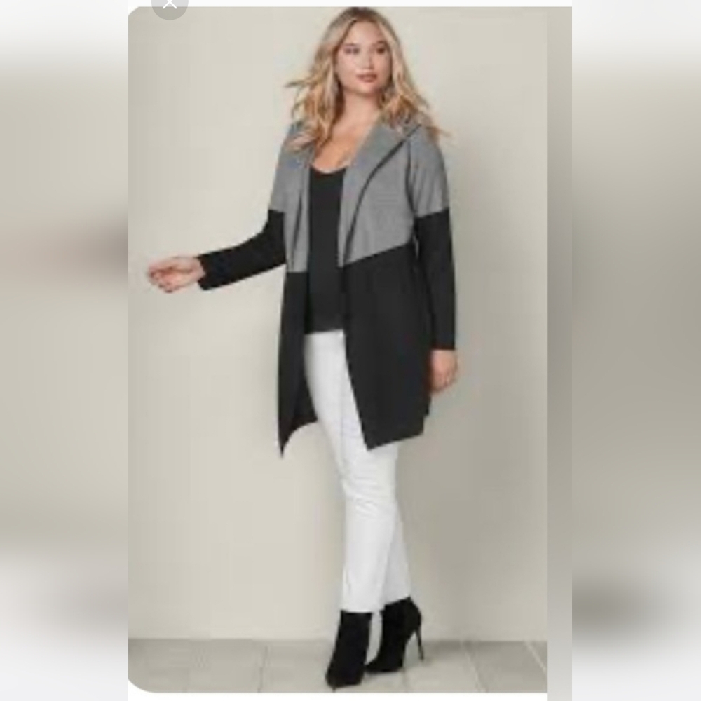 NEW! VENUS Two-Tone Gray and Black Cardigan Size SMALL